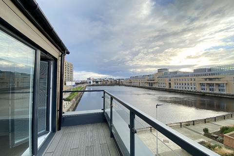 3 bedroom terraced house to rent, Gilroy Road, The Shore, Edinburgh, EH6