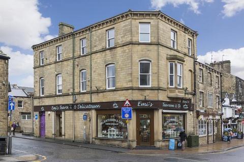 2 bedroom flat to rent, Swadford Street, Skipton, UK, BD23