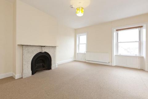 2 bedroom flat to rent, Swadford Street, Skipton, UK, BD23