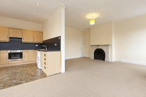 2 bedroom flat to rent, Swadford Street, Skipton, UK, BD23