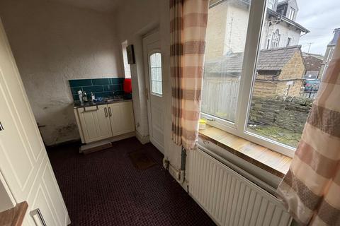 2 bedroom townhouse for sale, Queens Road, Halifax HX1