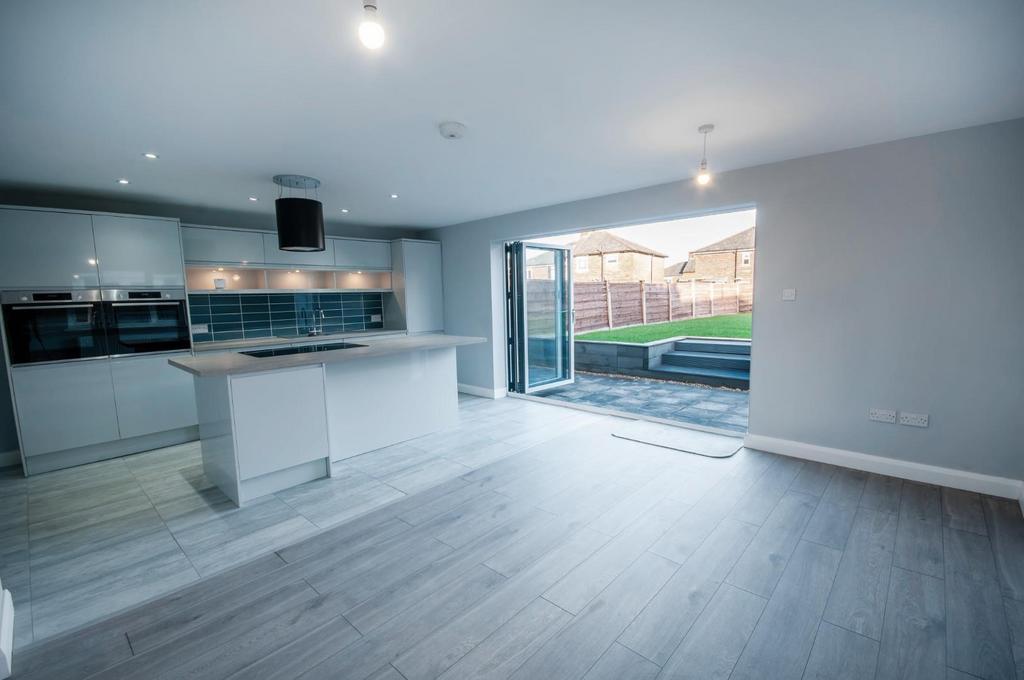 Open Plan Kitchen/Lounge