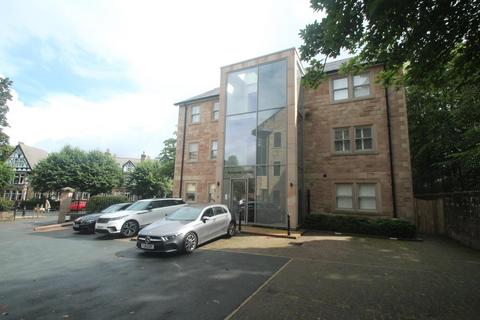 2 bedroom flat to rent, Windsor Court, Clarence Drive, Harrogate, North Yorkshire, UK, HG1