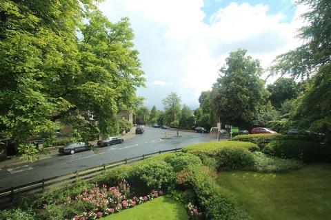 2 bedroom flat to rent, Windsor Court, Clarence Drive, Harrogate, North Yorkshire, UK, HG1