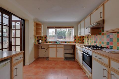 3 bedroom semi-detached house for sale, Orchard Road, Havant