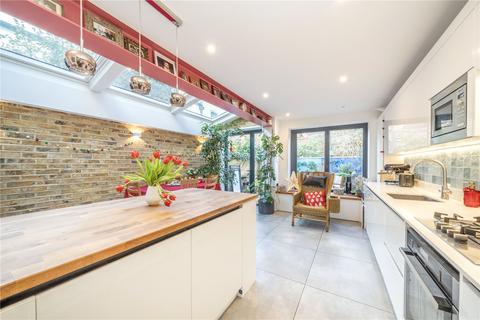 2 bedroom terraced house for sale, Meadow Road, London SW8