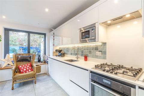 2 bedroom terraced house for sale, Meadow Road, London SW8