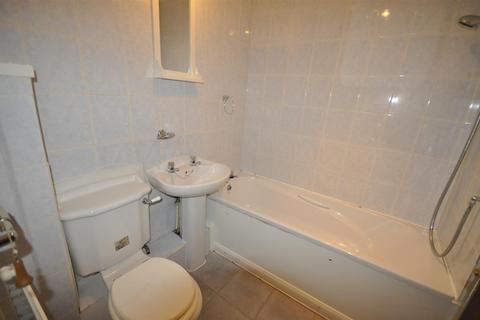 1 bedroom flat for sale, Flat 6 Stow Court