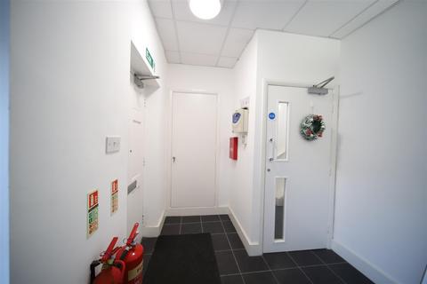 Property to rent, Southgate, London N14