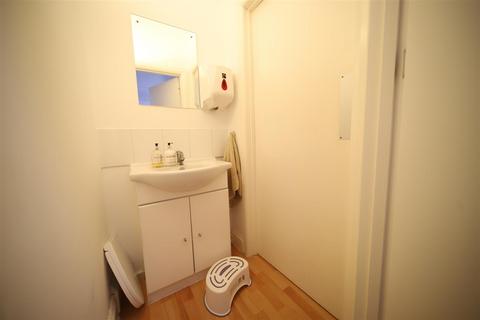 Property to rent, Southgate, London N14