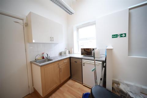 Property to rent, Southgate, London N14