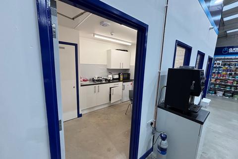 Trade counter to rent, Unit D1, Forbes Park, Fields Farm Road, Long Eaton, NG10 3TP