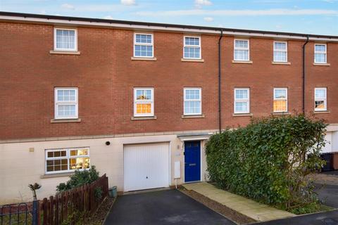 3 bedroom townhouse for sale, Mendip Way, Corby NN18