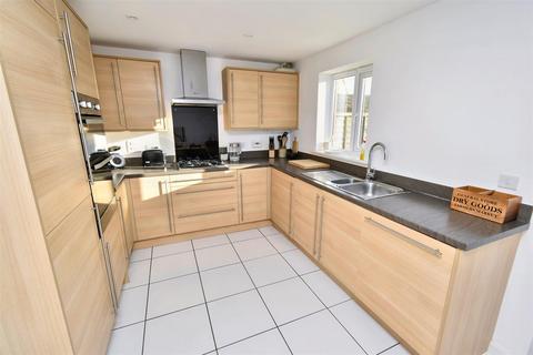 3 bedroom townhouse for sale, Mendip Way, Corby NN18