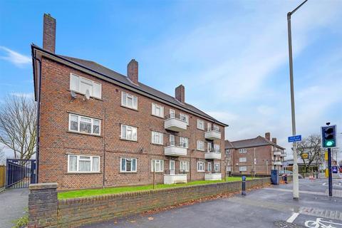 1 bedroom apartment for sale, Longbridge Road, Dagenham, Essex