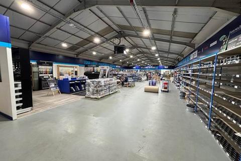 Trade counter to rent, Unit 2, Building 32, Pensnett Trading Estate, Second Avenue, Kingswinford, DY6 7UF