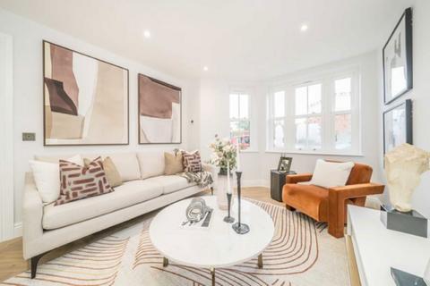 4 bedroom house for sale, Station Road, Hampton TW12