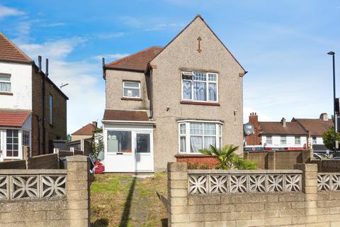 3 bedroom detached house for sale, Great West Road, Hounslow TW5