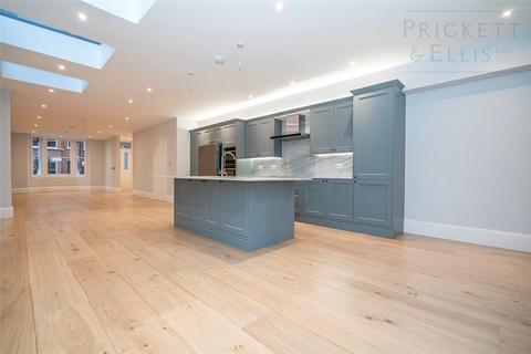 4 bedroom semi-detached house for sale, Leicester Road, London, N2