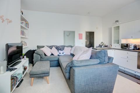 1 bedroom flat to rent, Clarence Square, Brighton, East Sussex, BN1