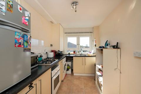 2 bedroom flat to rent, Walker Drive, South Queensferry, EH30