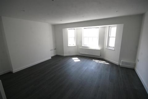 3 bedroom flat to rent, Cross Street, Hove