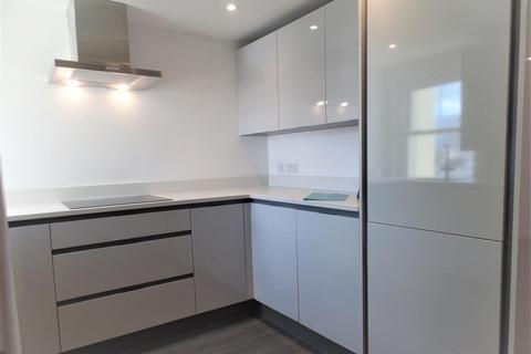 3 bedroom flat to rent, Cross Street, Hove