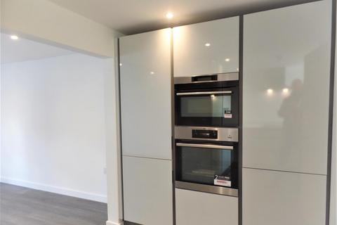 3 bedroom flat to rent, Cross Street, Hove