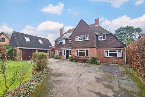 5 bedroom detached house for sale, Pages Croft, Berkshire RG40