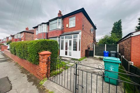 3 bedroom semi-detached house to rent, Hyde Road, Manchester