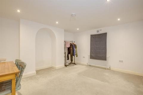 1 bedroom flat for sale, High Street, High Wycombe HP11