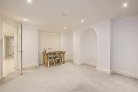 1 bedroom flat for sale, High Street, High Wycombe HP11