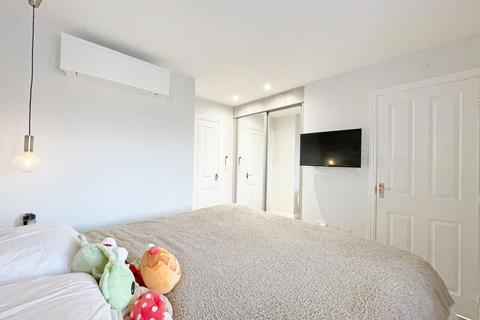 122 Hobby Drive, Corby, NN17 5FG
