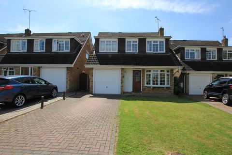 4 bedroom detached house to rent, Hillhouse Close, Billericay