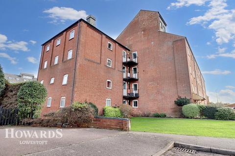 2 bedroom flat for sale, Swonnells Court, Oulton Broad