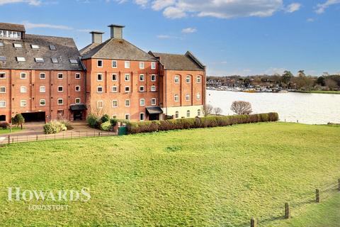 2 bedroom flat for sale, Swonnells Court, Oulton Broad