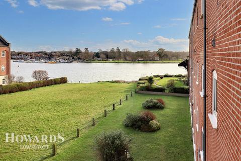 2 bedroom flat for sale, Swonnells Court, Oulton Broad