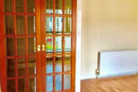 2 bedroom flat to rent, Hazel Road, Glasgow G67