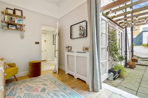 2f Almeric Road, London, SW11 1HL
