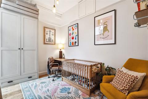 2f Almeric Road, London, SW11 1HL