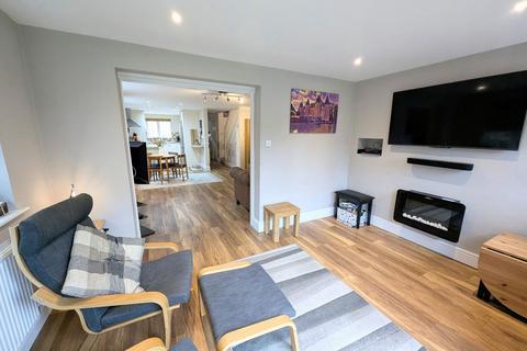 2 Beacon Bottom, Park Gate, Southampton, SO31 7GQ
