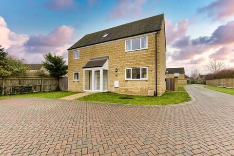 4 bedroom detached house for sale, Park Road, North Leigh, OX29