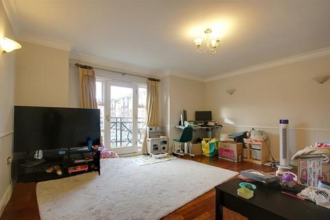 2 bedroom apartment to rent, Evans Wharf, Apsley Lock