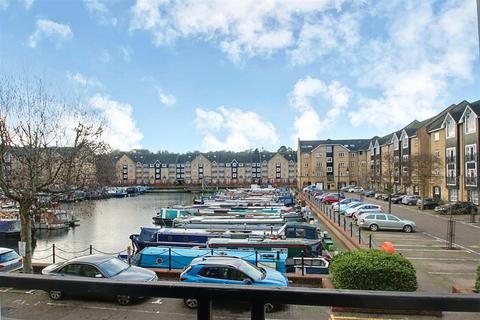 2 bedroom apartment to rent, Evans Wharf, Apsley Lock