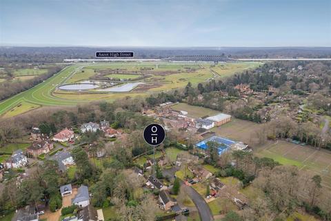 5 bedroom detached house for sale, Oaklands Close, Ascot