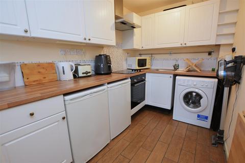 Studio for sale, Heathfield Drive, Mitcham CR4