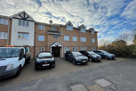 Studio for sale, Heathfield Drive, Mitcham CR4