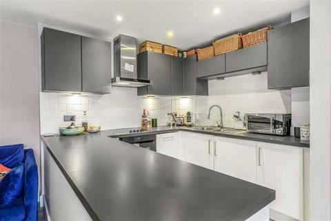 2 bedroom flat for sale, Florida Street, London E2