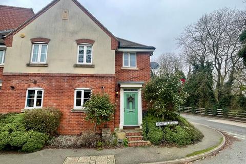 3 bedroom end of terrace house for sale, Dennetts Close, Daventry, NN11 9AE