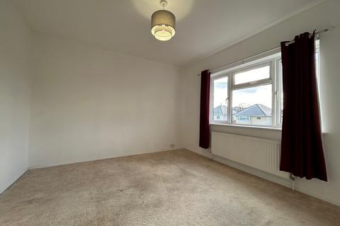 2 bedroom flat to rent, Brailswood Road, Poole BH15